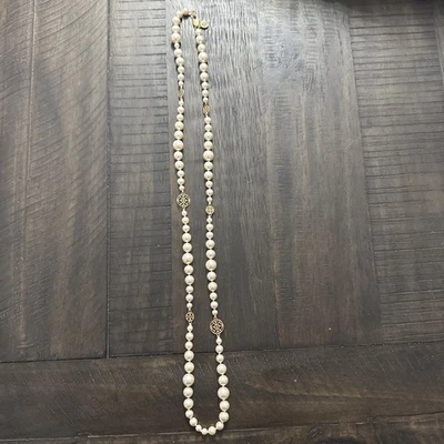 Colar de pérolas Tory Burch Evie fio único 36"" - Imagem 1 de 4