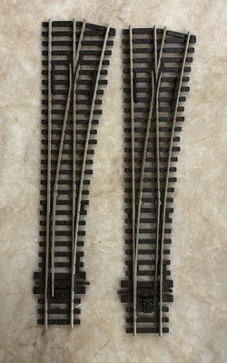 Peco Streamline HO Scale Code 100 Track Insulfrog Curved Right Hand - Image 1 of 3
