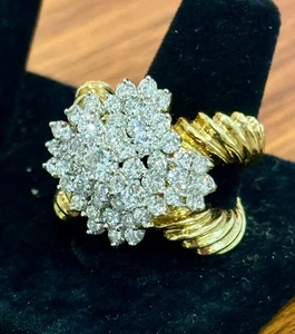 Anillo llamativo de oro amarillo de 18k y diamantes de 2,75 quilates firmado talla 9 - Imagen 1 de 15