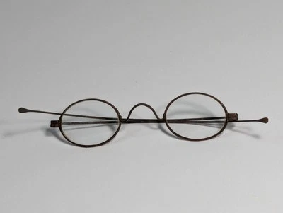 Gafas de sol antiguas vintage con borde de alambre ovaladas Foto 1 de 4