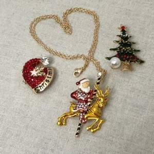 Christmas brooches pendants Necklace Santa Hat Tree Three interchangeable - Picture 1 of 11