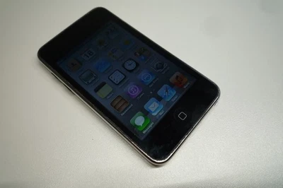 Apple iPod touch 3rd Generation Black (32GB) - Image 1 of 4