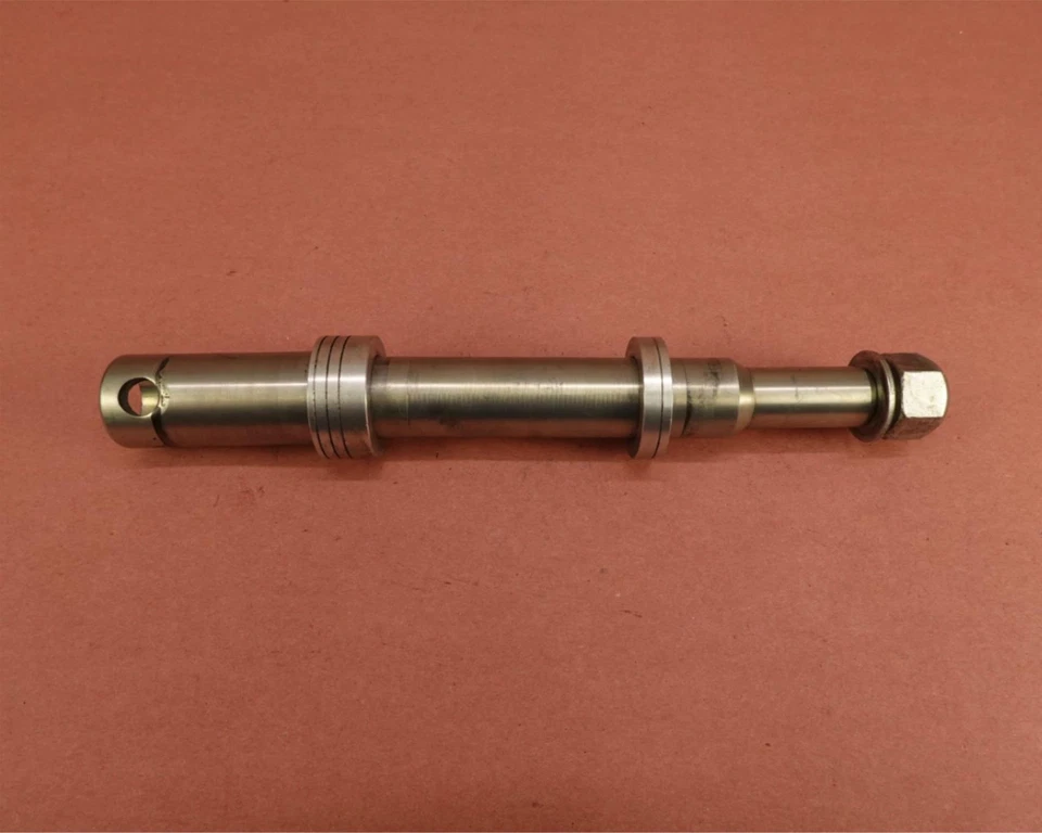 Harley-Davidson Sportster Iron 883 XL883N 2009-2021 perno de eje de rueda delantera Foto 1 de 4