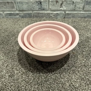 POTTERY BARN KIDS 3 Pink NESTING MIXING BOWLS PLAY KITCHEN EXCELLENT CONDITION - Picture 1 of 5