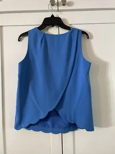 J.Crew Top mit gewelltem Saum blau Schlitz hinten Größe Small ärmellos Stil L6780 - Bild 1 von 4