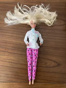 Muñeca Mattel 1966 con marca Barbie cabello rubio ojos azules veterinario - Imagen 1 de 10