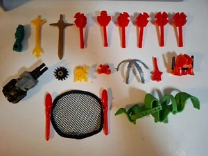 Lote De Colección De 18 Figuras De Acción Surtidas Armas Y Accesorios - Imagen 1 de 6