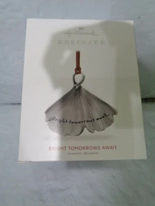 2018 - Hallmark Keepsake - Bright Tomorrow Await Ornament - Nuevo - Metal - Imagen 1 de 1