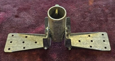 Soporte base universal Channel Master 9039 hasta mástil de antena de 1,5 pulgadas Foto 1 de 2