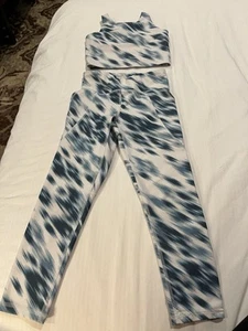 Girls Blue & White Exercise Outfit Size S(6-7) Old Navy - Picture 1 of 2