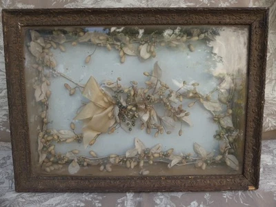 Globe de Mariée ancien Tableau Couronne de Mariée Art Déco Cire et Perle 44X32cm - Photo 1/4