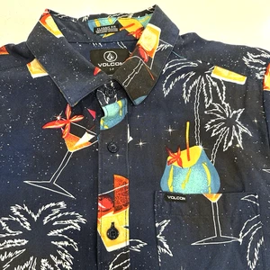 Volcom Mens Small Short Sleeve Button Up Shirt Tropical Drink Palm Tree Hawaiian - Picture 1 of 8