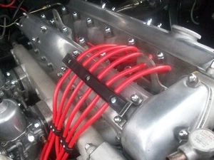 8MM IGNITION LEAD HOLDER CLAMP SEPARATOR FITS THE JAGUAR E-TYPE XKE XJ MK2 S1 - Picture 1 of 5