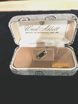 Raro Tie Tac Relleno de Oro 14k por Madera * Abbott - Joyeros y Plateros Foto 1 de 3
