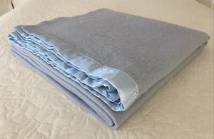 Vintage Pale Blue Pure Wool Blanket Lightweight Double 215 cm x 200 cm - Picture 1 of 16