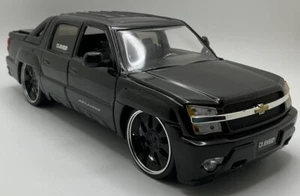 2001 Chevy Avalanche BLACK Jada Dub City 1/24 Scale Die-cast RARE FIND - Picture 1 of 22