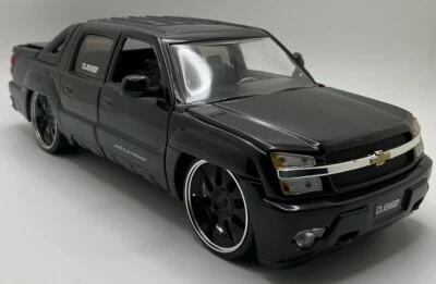 Chevy Avalanche 2001 negro Jada Dub City escala 1/24 fundido a presión hallazgo raro Foto 1 de 4