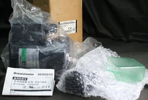 One Oriental Motor 5RK90GU-AWTUG Reversible AC Motor 1/8HP 90W Reversible NEW - Picture 1 of 19
