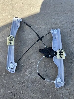 CADILLAC XT5 FRONT RIGHT SIDE DOOR WINDOW REGULATOR & MOTOR OEM 2017 - 2022 ✅new - Image 1 of 4