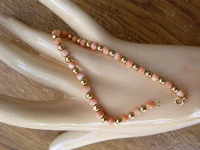 Brazalete Vintage Oro 14K Piel de Ángel Rosa 4.5 mm Coral y 4 mm Cuentas de Oro 7 pulgadas Foto 1 de 4