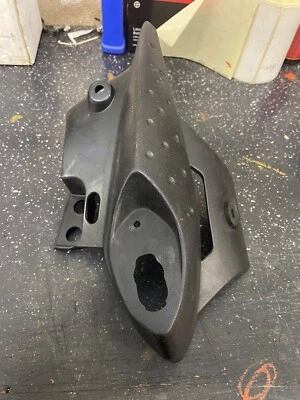 KAWASAKI ZX636 ZX6R 2005 C1H C6F правый задний индикатор капот пластик обтекатель... - Изображение 1 из 4