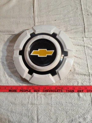 1969-75 Chevy Half Ton Truck Hubcap Used Original - Image 1 of 4