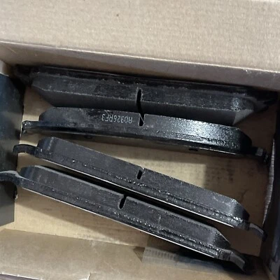 OEM Premium Ceramic Brake Pads ACT1070 Akebono Fits: Ford, Mercury, 2005-2009 US - Image 1 of 3