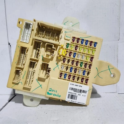 💥 2009-2013 Kia Sorento Interior Cabin Relay Fuse Junction Box 95400 1U030 OEM - Image 1 of 2
