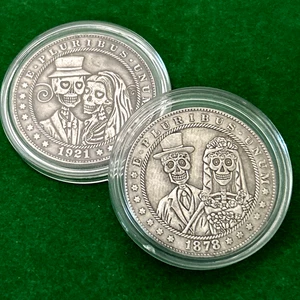 Marcatori per palline da golf (2) - NUOVI! Gettone portafortuna 1,5" in metallo 2 lati WEDDED BLISS - Foto 1 di 5