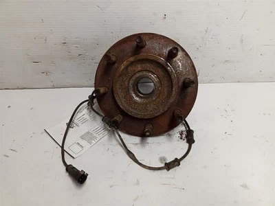 Front Hub from 2006 Dodge Ram 3500 11312029 - Image 1 of 4