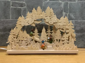 Ratags Doppelschwibbogen Winterkinder mit passender Erhöhung für die Fensterbank - Picture 1 of 16