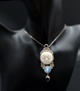 Pendentif vintage Sajen superbe déesse de la lune avec pierre de lune et strass bleus