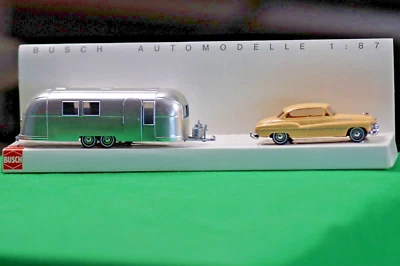 Busch 44718 - Buick mit Airstream-Wohnwagen - unbespielt - in OVP - Neuware! - Bild 1 von 4