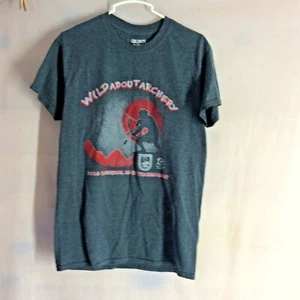 Gildan - Dry Blend 2016 WILD ABOUT ARCHERY SZ. S T-Shirt RARE - Picture 1 of 7