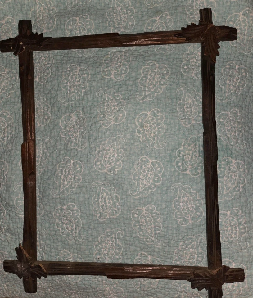 Marco de madera vintage Adirondack tallado a mano con motivos de hojas Foto 1 de 4