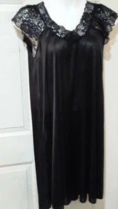 Vintage Lati Fashion Intimates Black Lace Detailed Nightgown - Picture 1 of 4