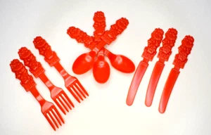 Wilton Christmas Plastic Flatware Kid Utensils Fork Spoon Knife Santa Claus Red - Picture 1 of 8