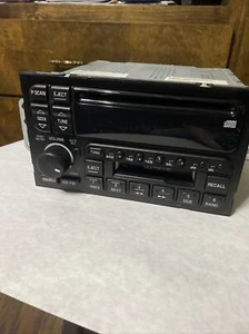 1996-03 Buick LeSabre Regal Century AM FM CD Cassette Radio  Part No 10325413 - Bild 1 von 11