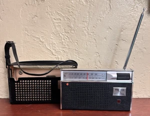 Vintage Panasonic AM/FM Radio RF-680 with Leatherette Case - Tested & Works - Picture 1 of 14