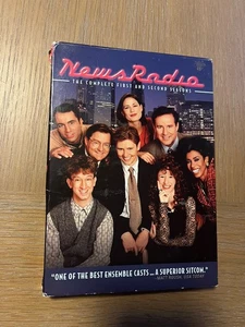 NEWS RADIO - Die komplette erste 1 & zweite 2 Staffel DVD - NEU VERSIEGELT - Bild 1 von 2