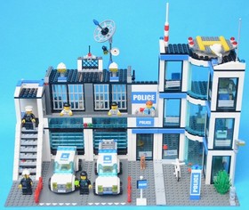 LEGO 7498 - Police Station - City / Police - 2011