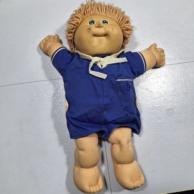 Vintage 1982 Cabbage Patch Kids Boy Doll Sailor Outfit Fio Cabelo 16 Polegadas Brinquedo - Imagem 1 de 4