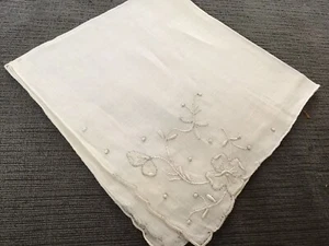 Vintage White Linen Hankie Applique & Embroidery Wedding Bridal VGC 🍀 - Picture 1 of 3