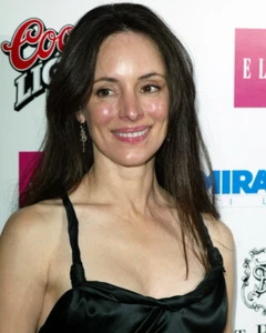77281 Madeleine Stowe Color Photo Wall Print Poster US - Picture 1 of 7