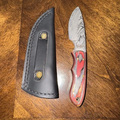 Cuchillos Buck & Bear Custom Drop Point Hunter, Damasco Full Tang rojo y negro Foto 1 de 4