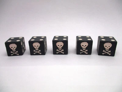 Juego de Dados 5 Piratas del Caribe Hombre Muerto Cofre Juego Calavera Huesos Cruzados Foto 1 de 4