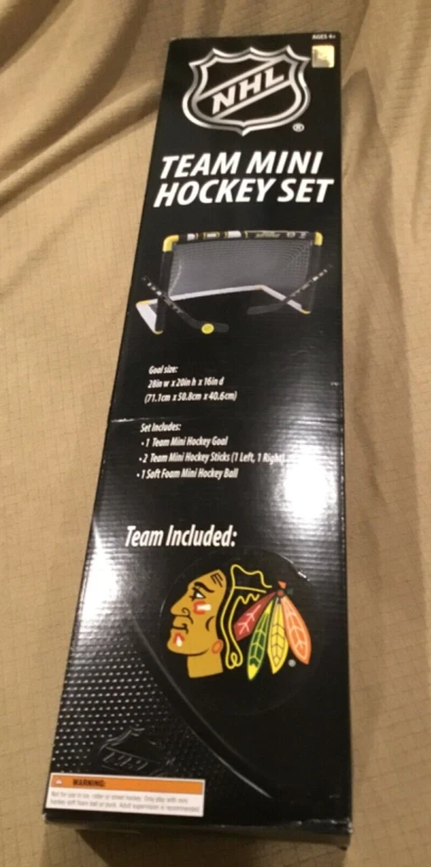 Franklin Sports NHL Mini Hockey Set Chicago Blackhawks 1