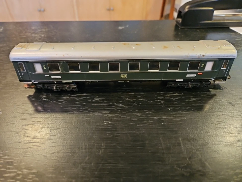 MARKLIN HO GUAGE PASSENGER CAR - Image 1 of 4