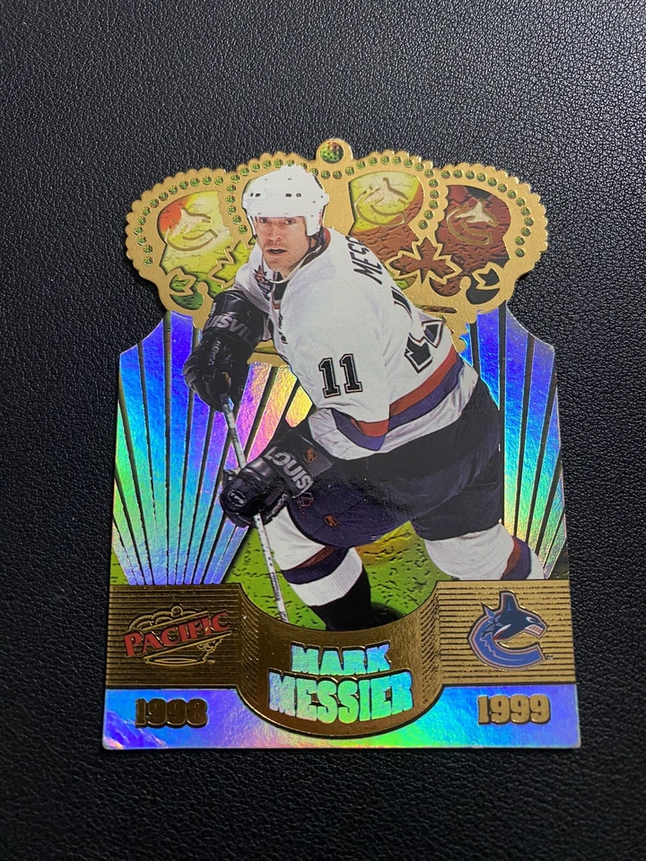1998-99 Pacific Gold Crown Die-Cuts MARK MESSIER #34 Vancouver Canucks - Image 1 of 4