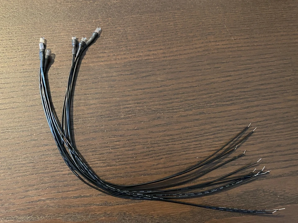 5 nuevas bombillas con cable 14v 70ma 4mm Yamaha lámparas receptoras cables largos Foto 1 de 1